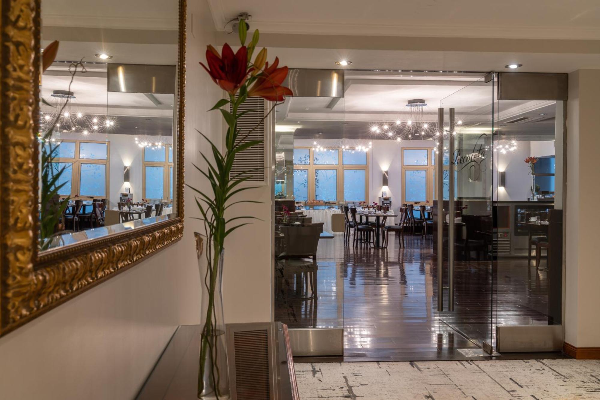 Hotel Intersur Recoleta บัวโนสไอเรส ภายนอก รูปภาพ