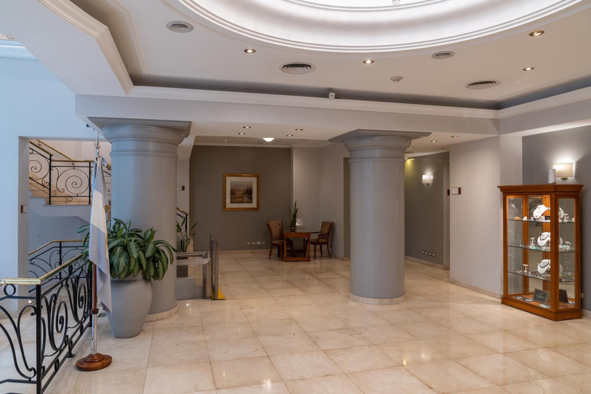 Hotel Intersur Recoleta บัวโนสไอเรส ภายนอก รูปภาพ