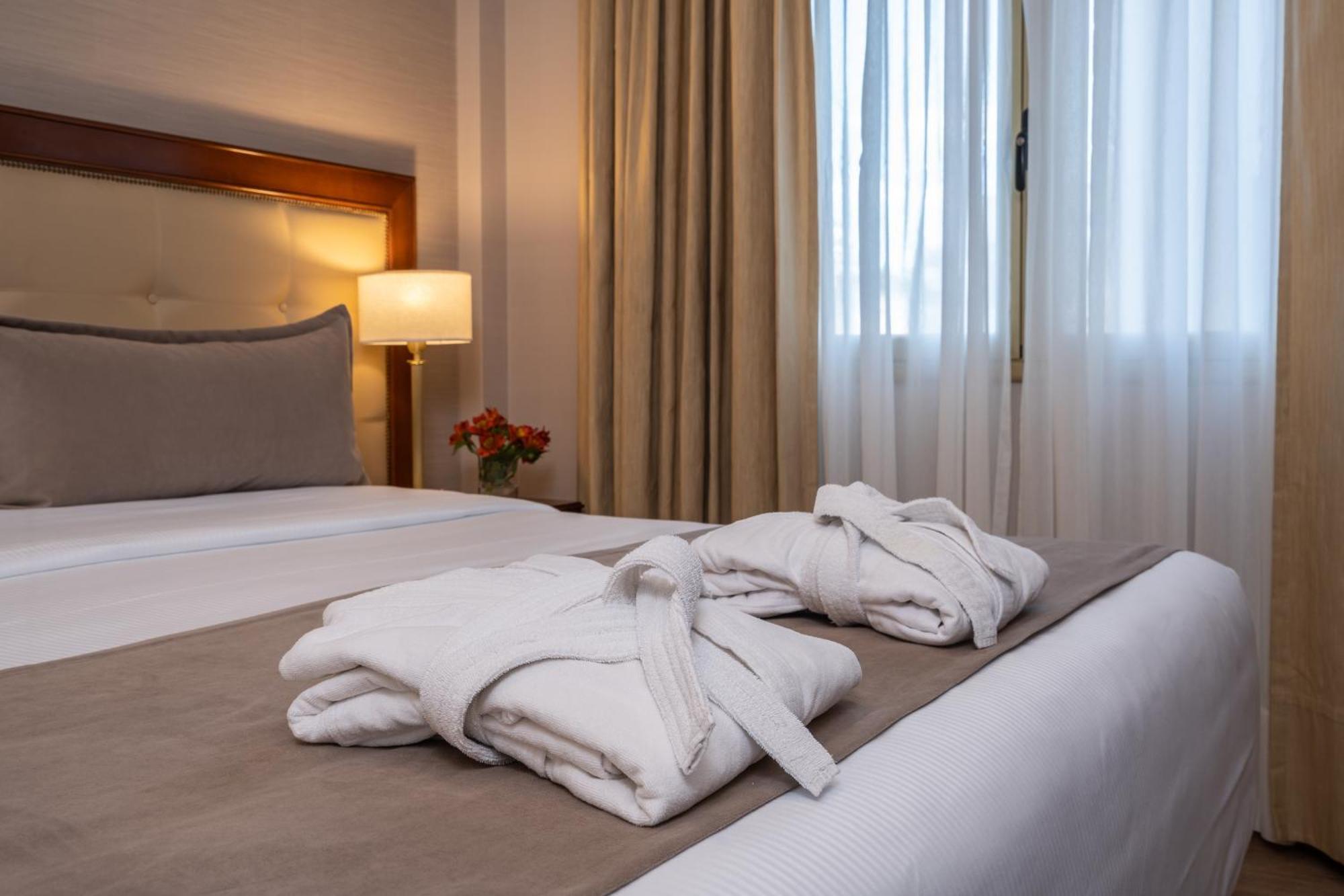 Hotel Intersur Recoleta บัวโนสไอเรส ภายนอก รูปภาพ